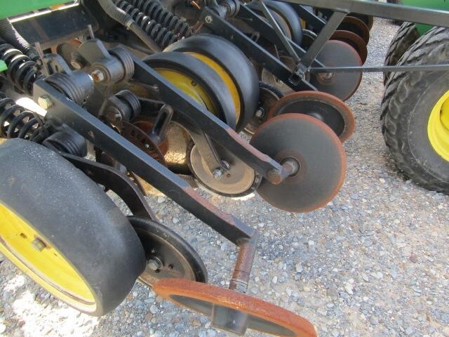  John Deere 750 Drill