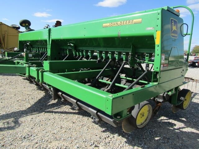  John Deere 750 Drill