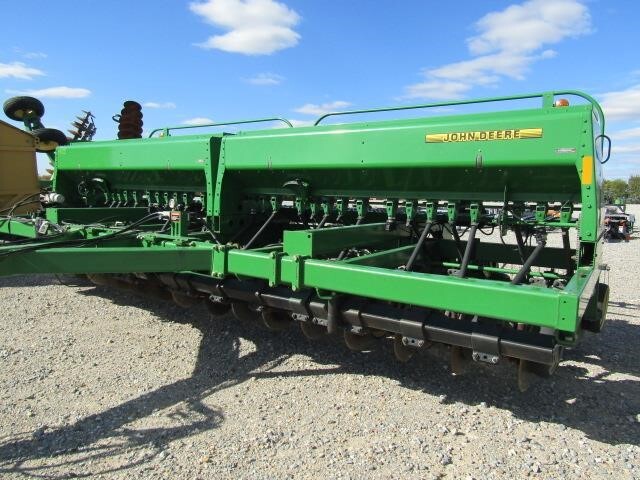  John Deere 750 Drill