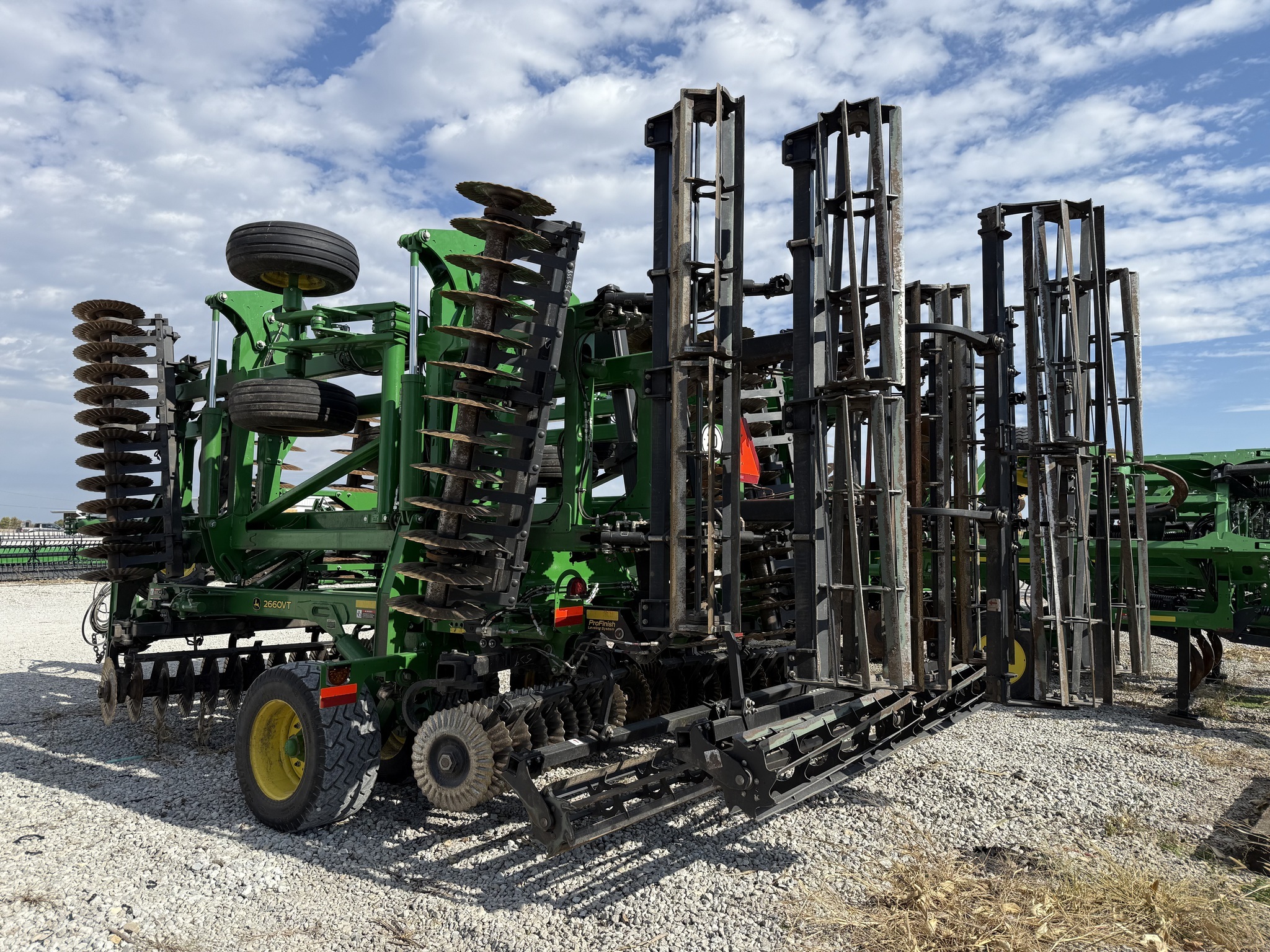 2022 John Deere 2660VT Vertical Tillage