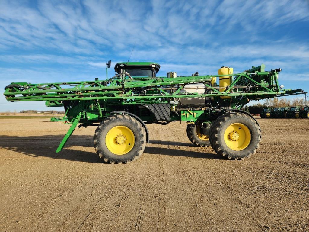 2014 John Deere R4038 Self-Propelled Sprayer