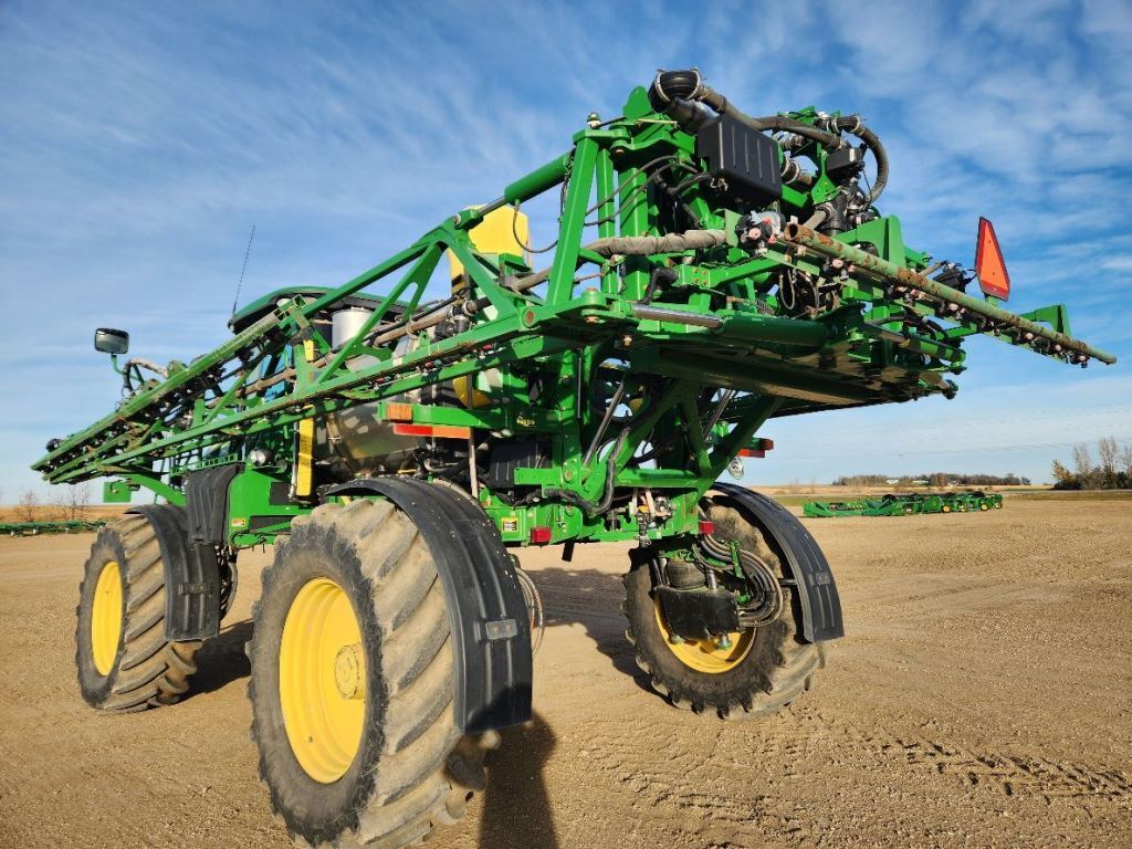 2014 John Deere R4038 Self-Propelled Sprayer