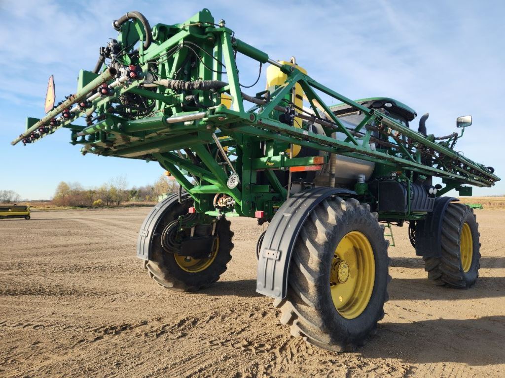 2014 John Deere R4038 Self-Propelled Sprayer