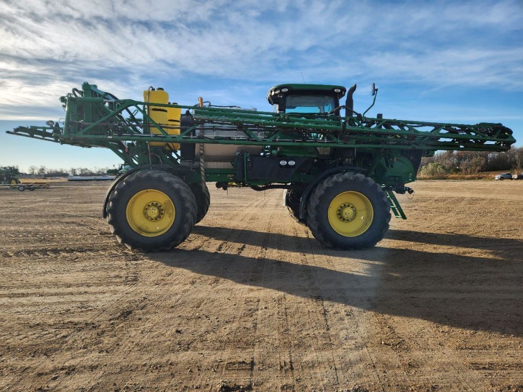 2014 John Deere R4038 Self-Propelled Sprayer