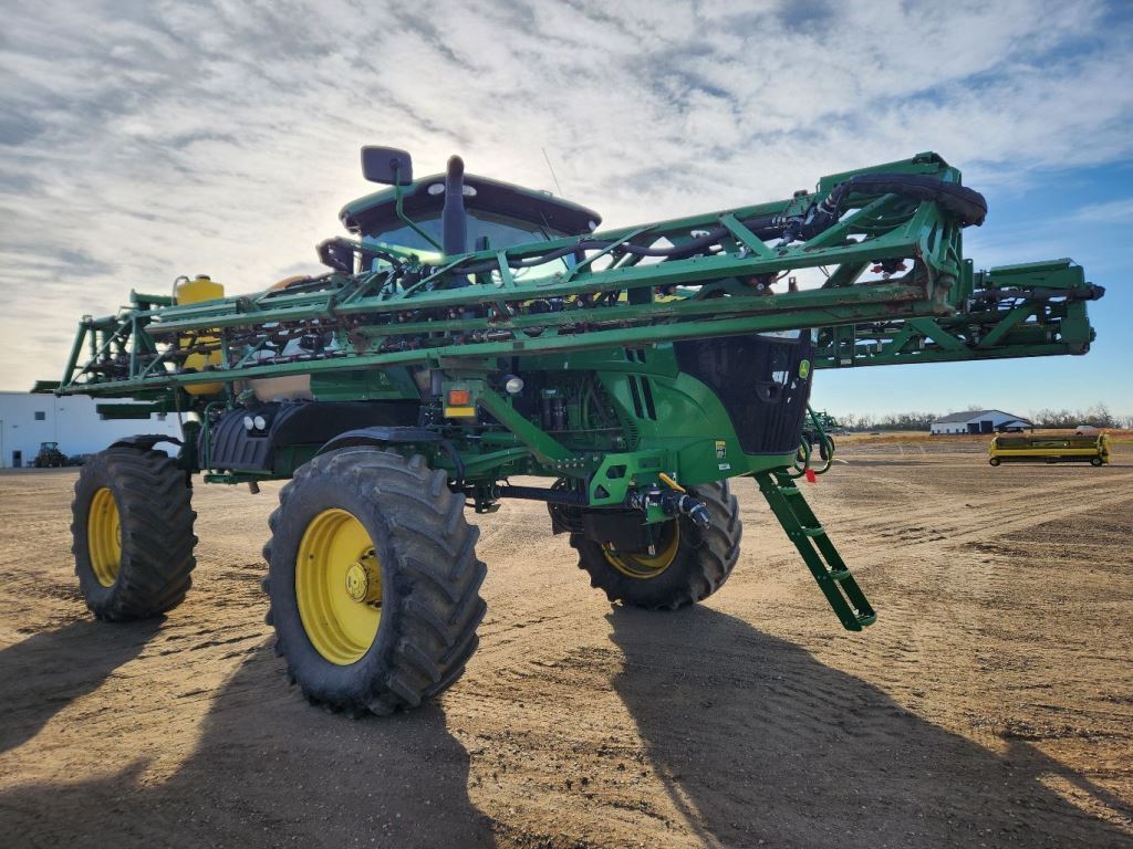 2014 John Deere R4038 Self-Propelled Sprayer