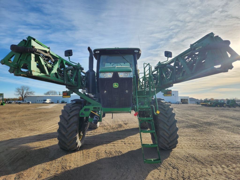 2014 John Deere R4038 Self-Propelled Sprayer
