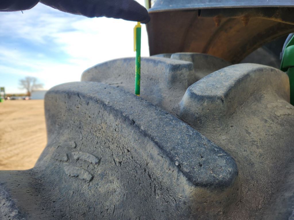 2014 John Deere R4038 Self-Propelled Sprayer