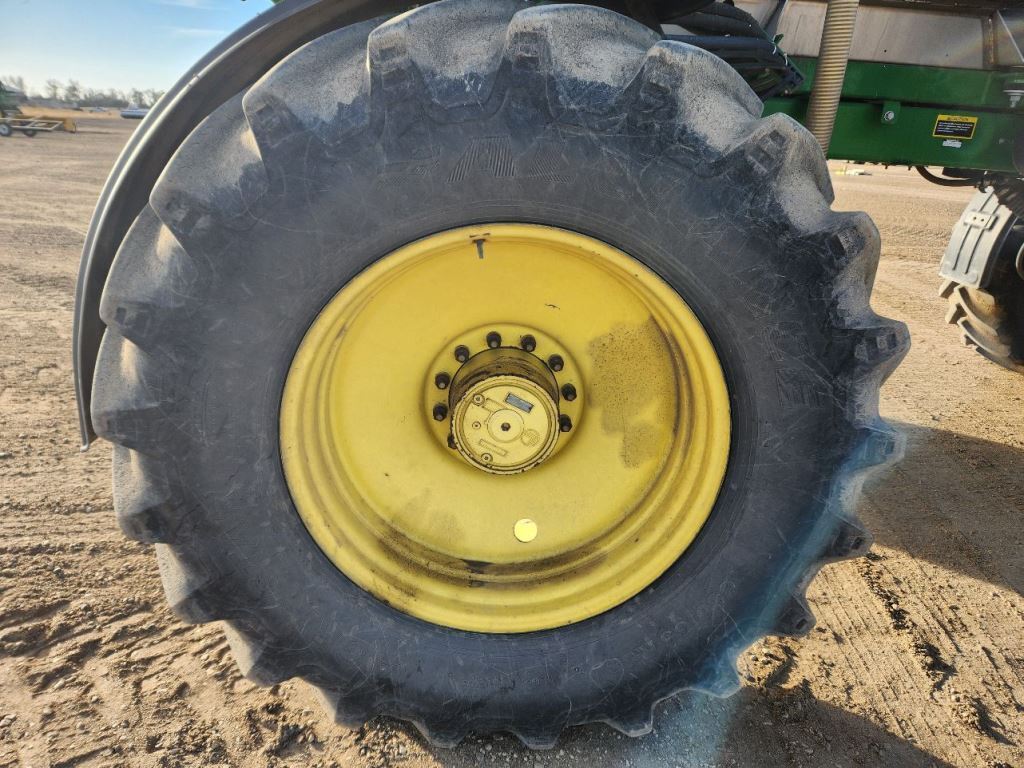 2014 John Deere R4038 Self-Propelled Sprayer