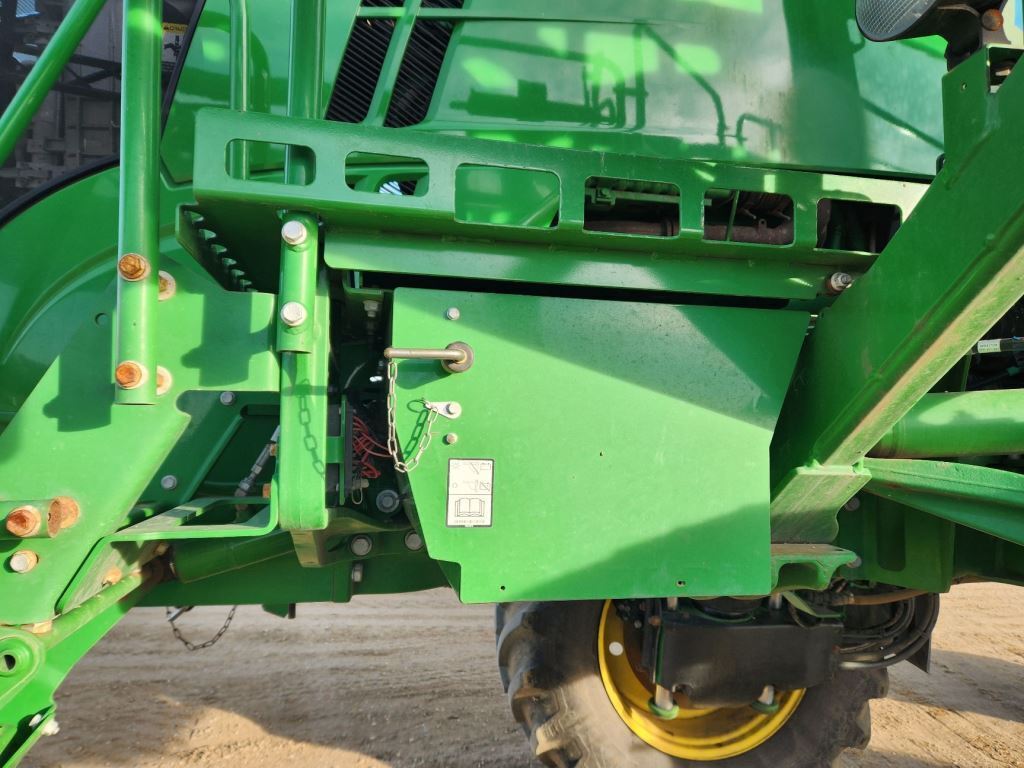 2014 John Deere R4038 Self-Propelled Sprayer