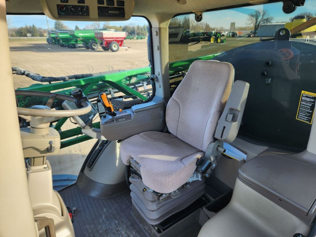 2014 John Deere R4038 Self-Propelled Sprayer