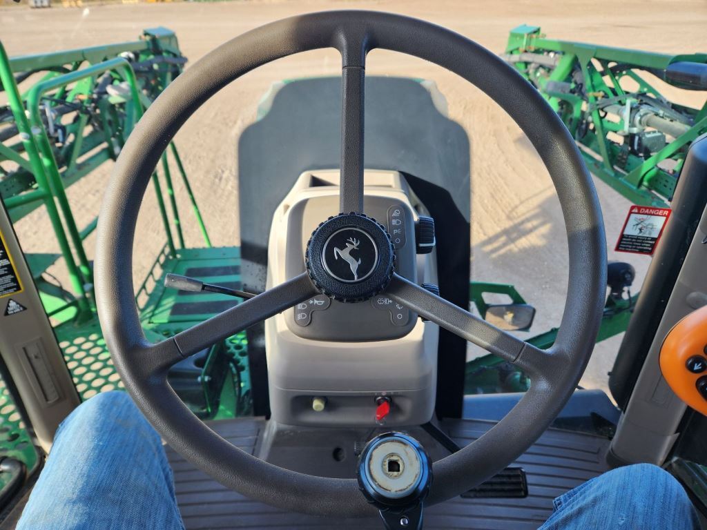 2014 John Deere R4038 Self-Propelled Sprayer