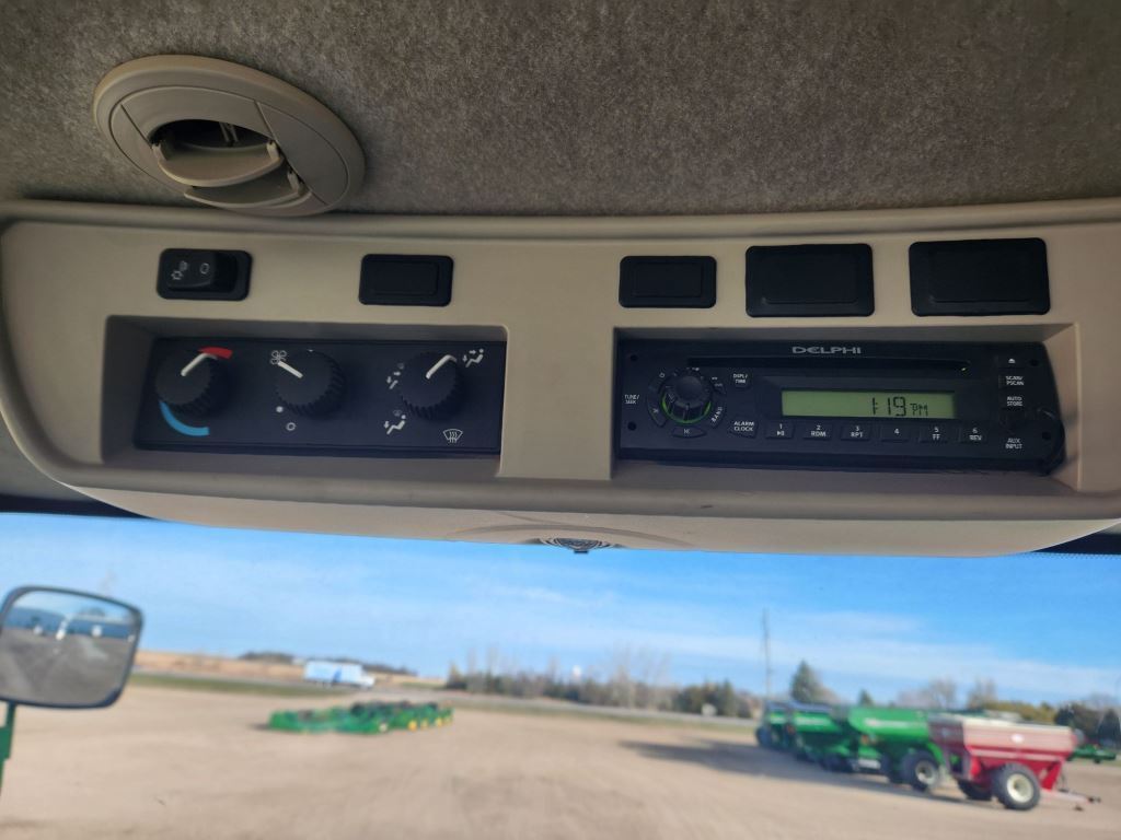 2014 John Deere R4038 Self-Propelled Sprayer