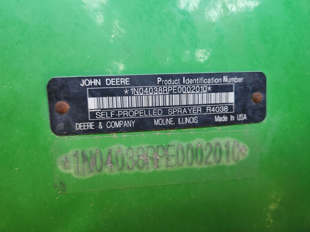 2014 John Deere R4038 Self-Propelled Sprayer