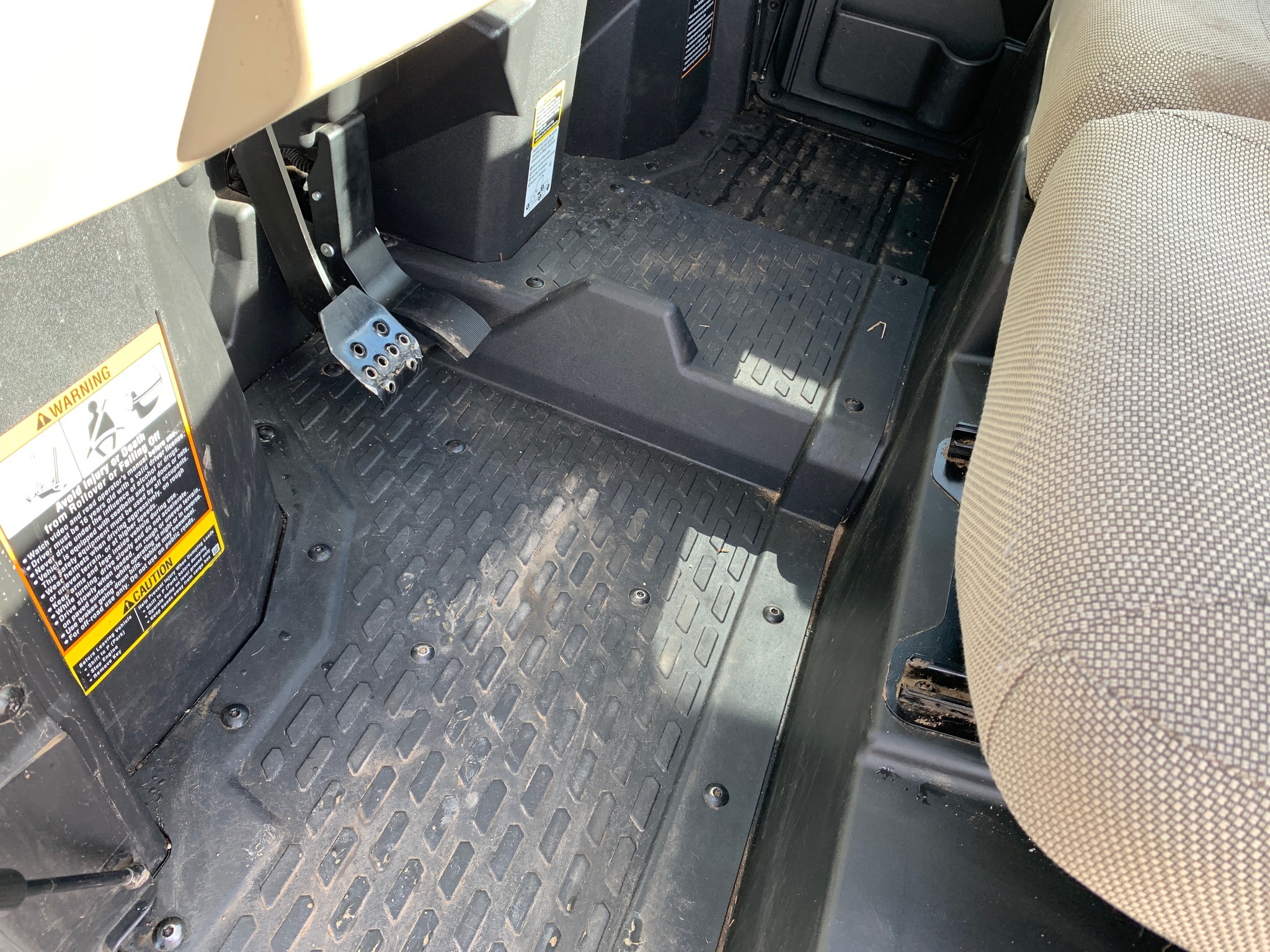 2023 John Deere XUV835R ATVs and Utility Vehicle