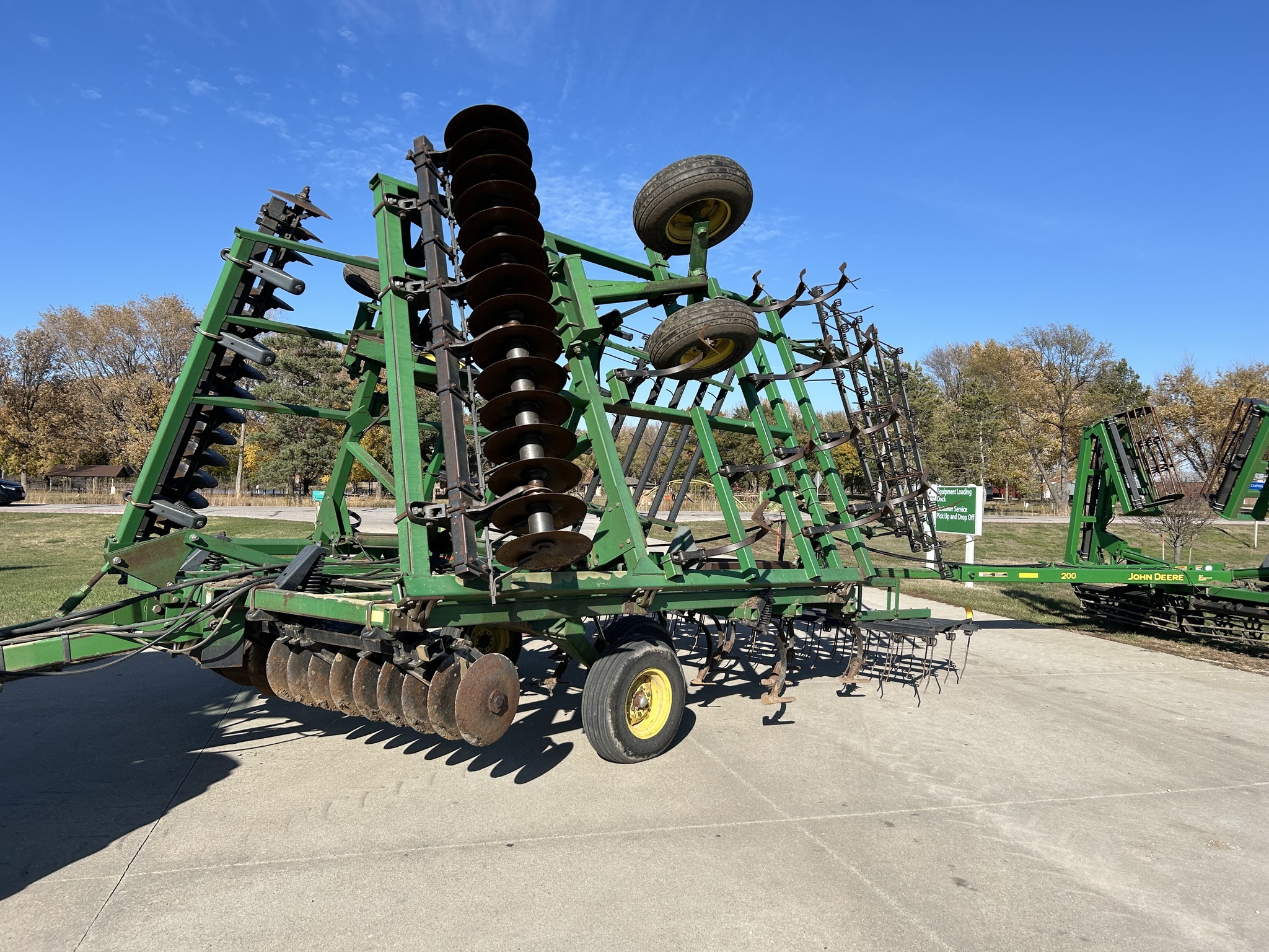 1991 John Deere 724 Soil Finisher