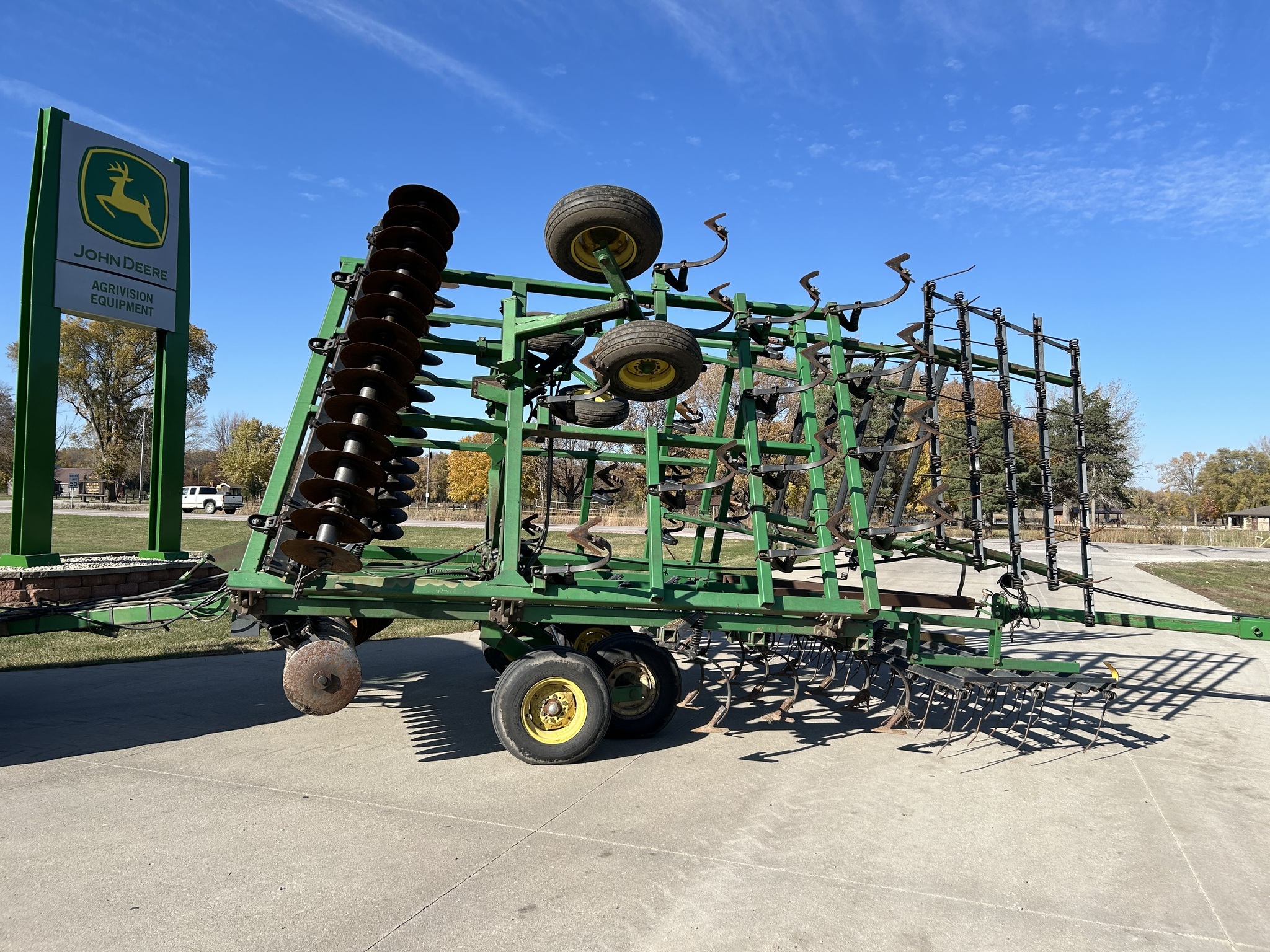 1991 John Deere 724 Soil Finisher