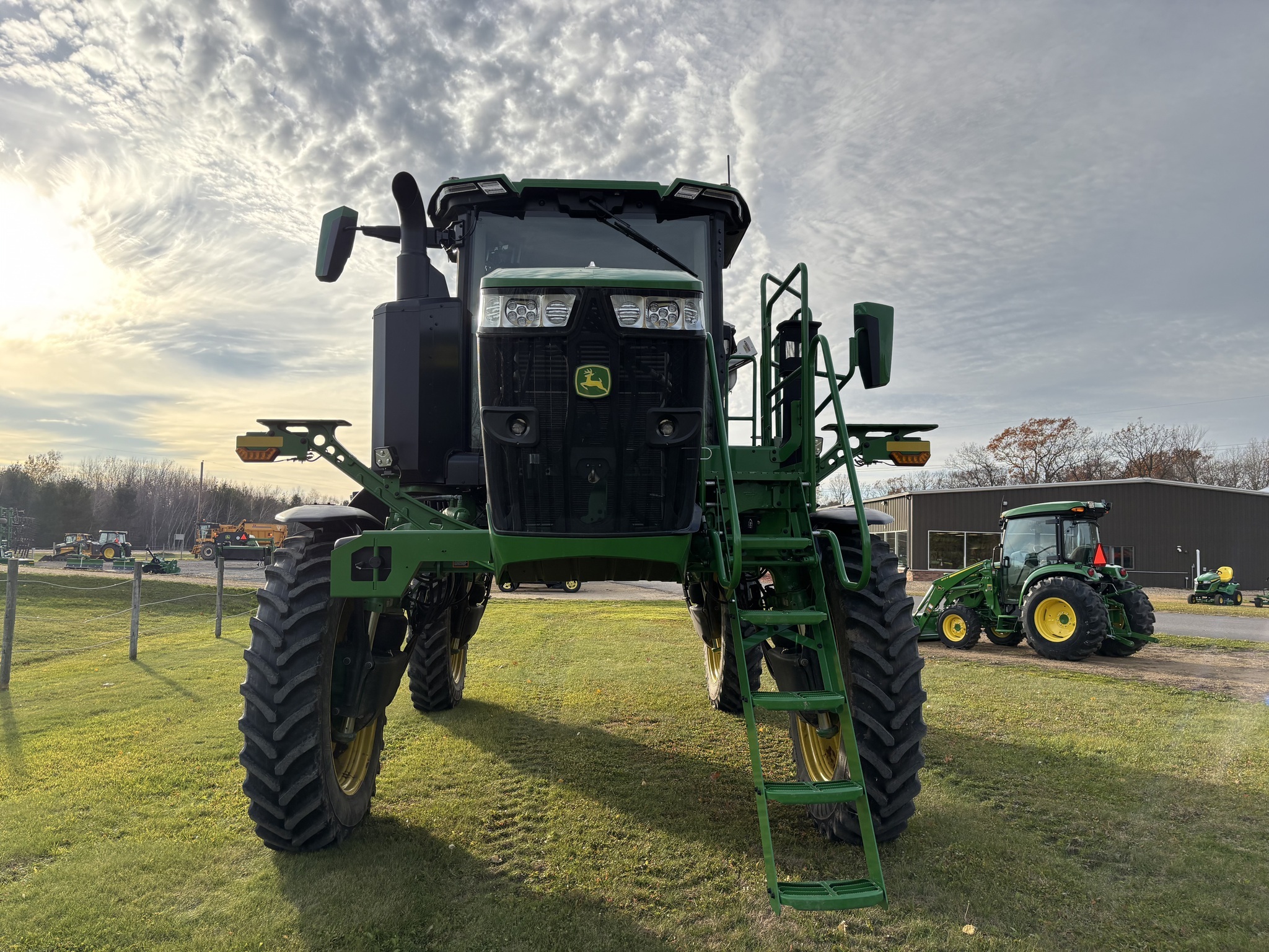 2025 John Deere 400R Self-Propelled Fertilizer Spreader