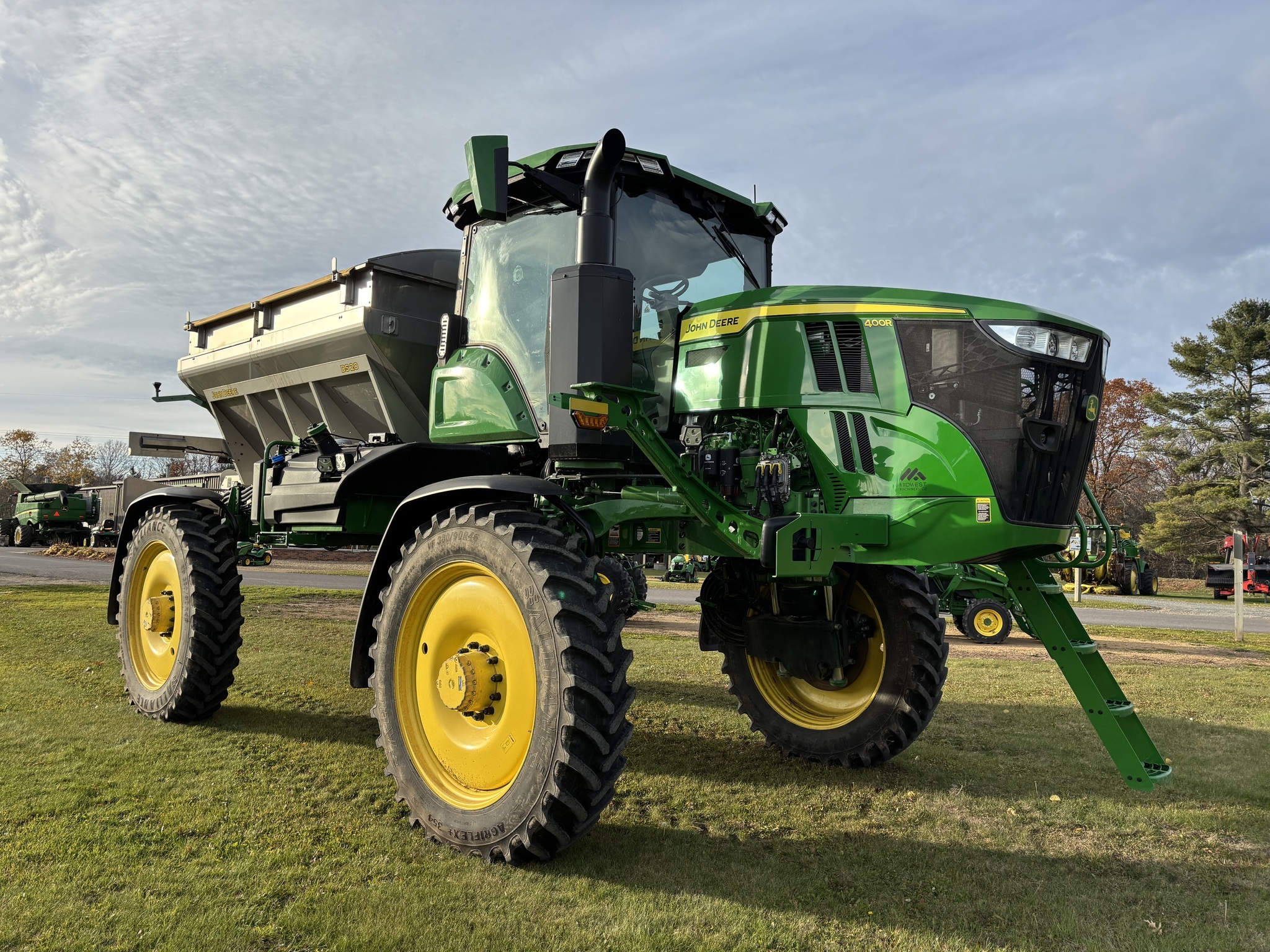 2025 John Deere 400R Self-Propelled Fertilizer Spreader