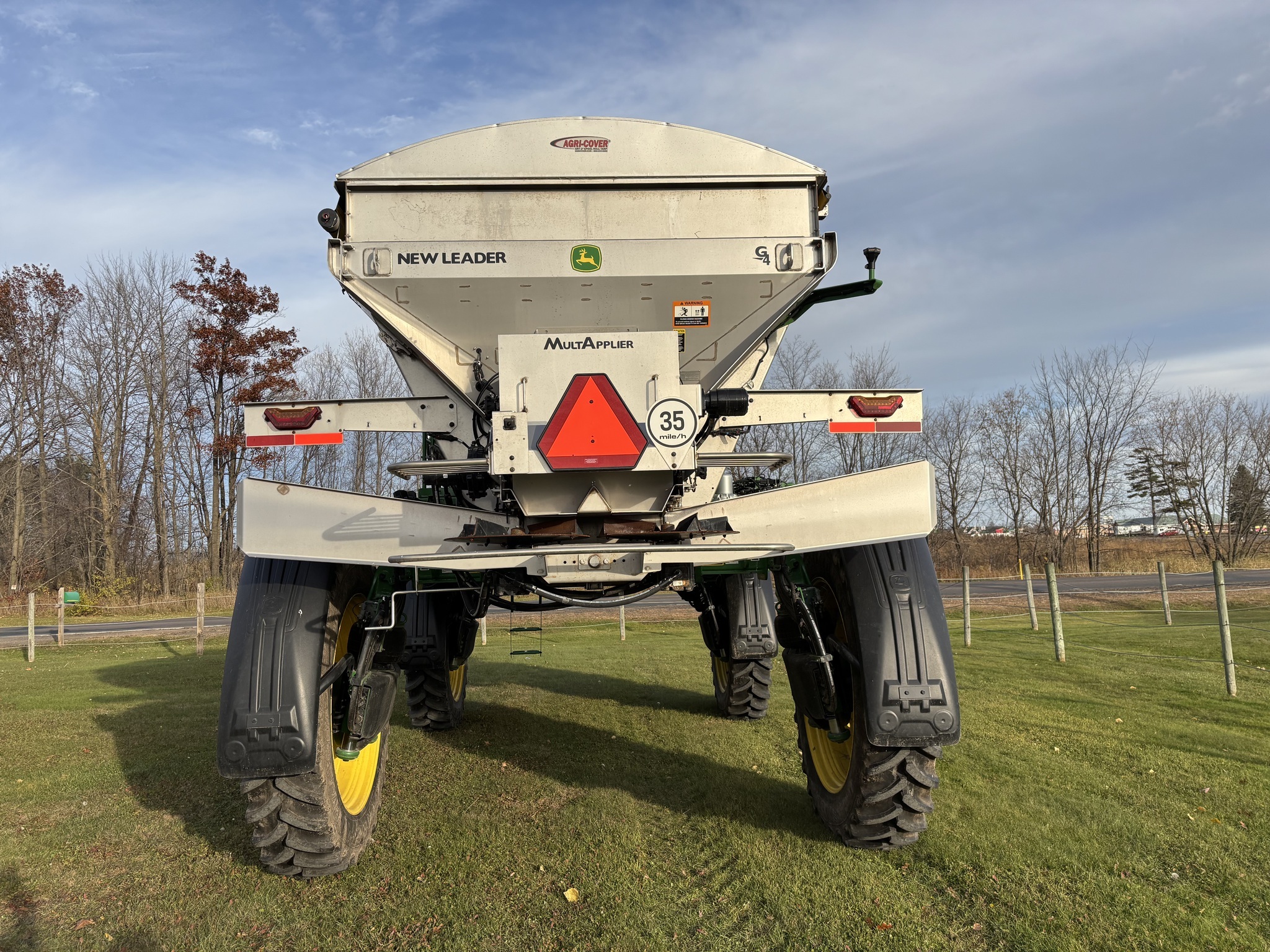 2025 John Deere 400R Self-Propelled Fertilizer Spreader