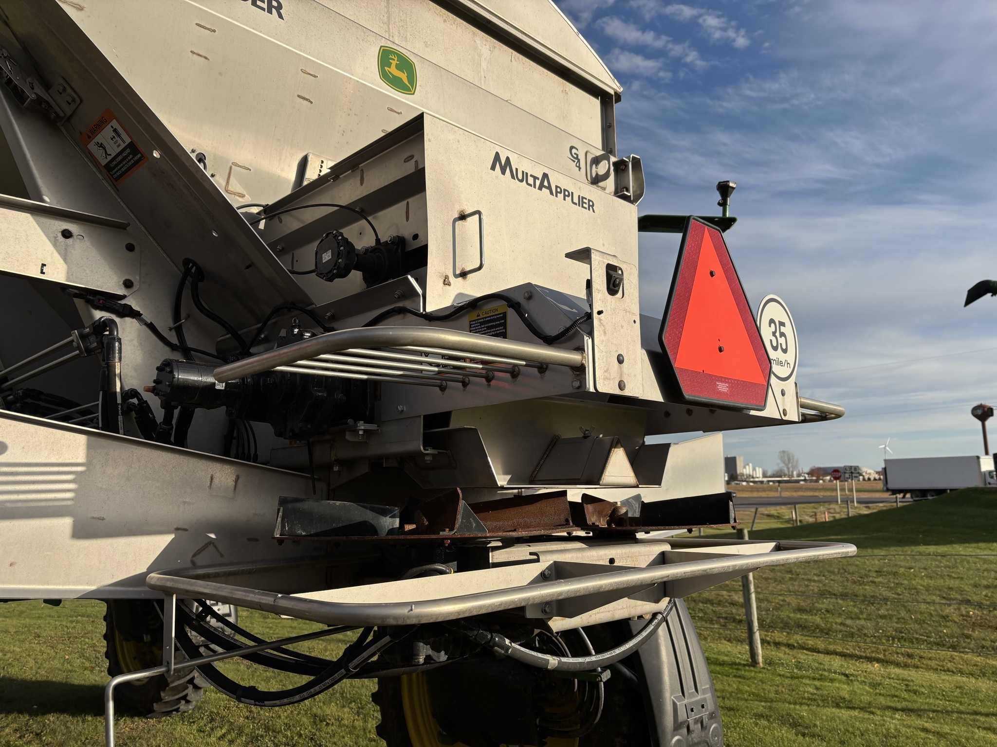 2025 John Deere 400R Self-Propelled Fertilizer Spreader