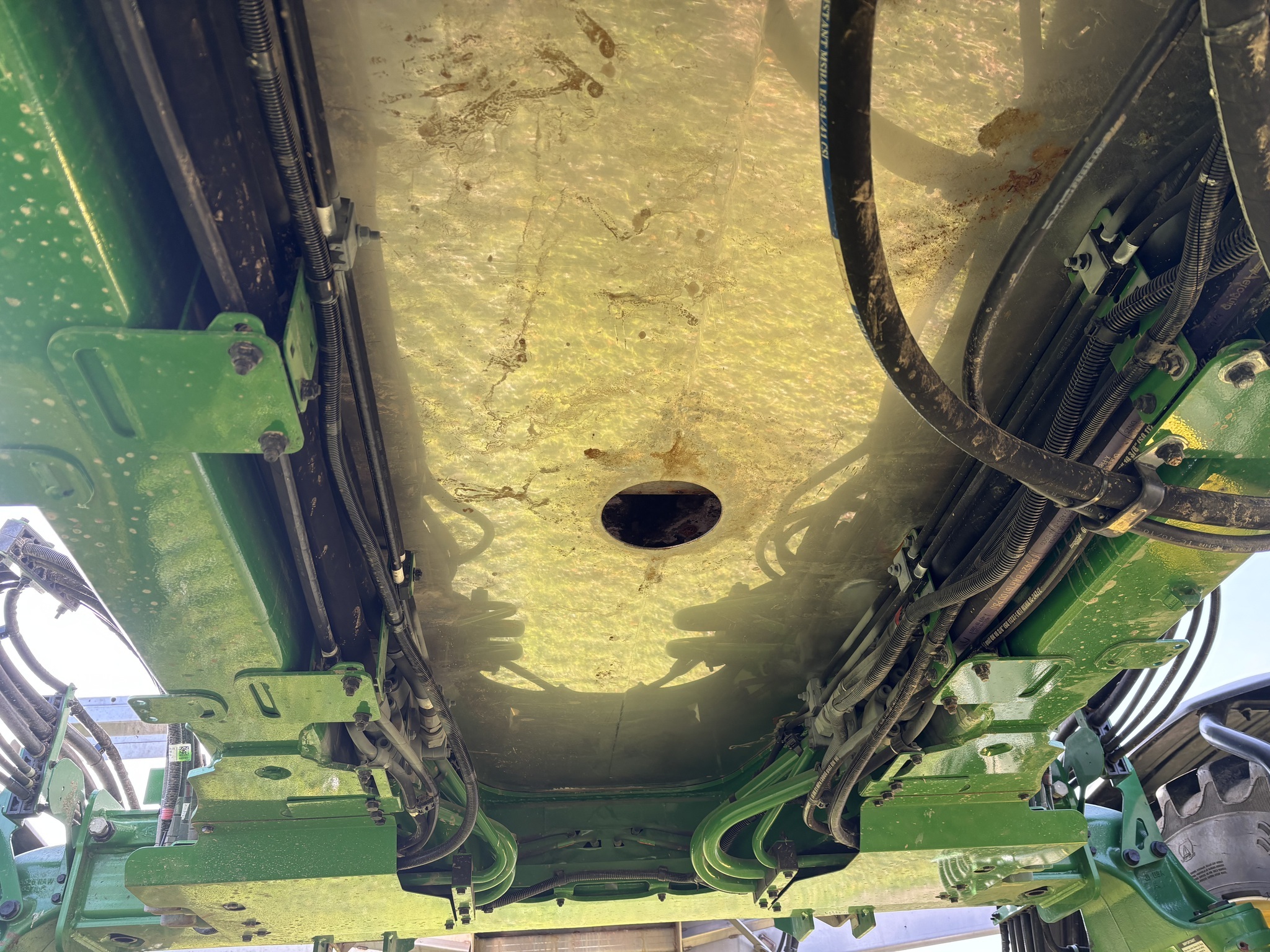 2025 John Deere 400R Self-Propelled Fertilizer Spreader