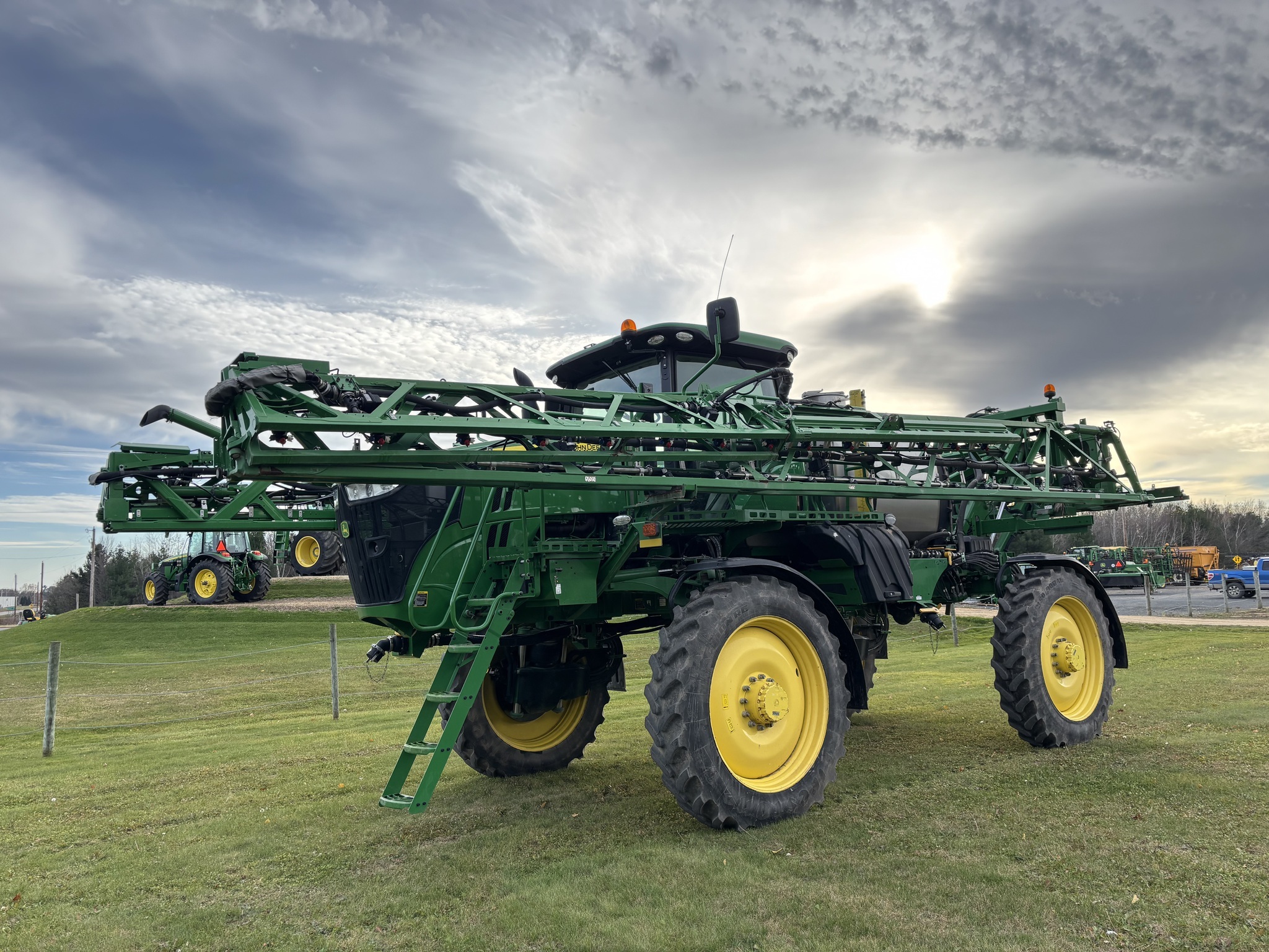 2020 John Deere R4038 Self-Propelled Sprayer