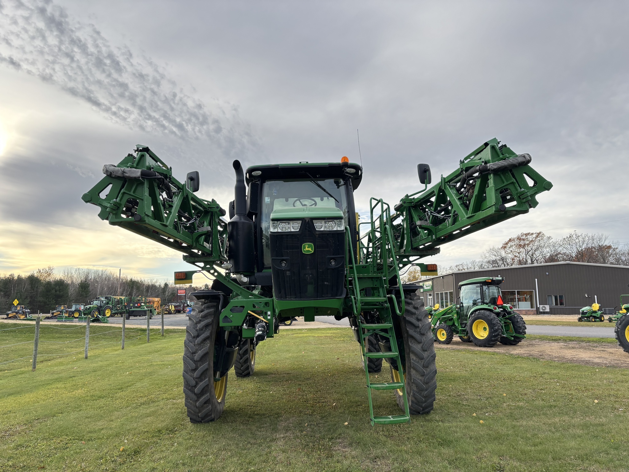 2020 John Deere R4038 Self-Propelled Sprayer