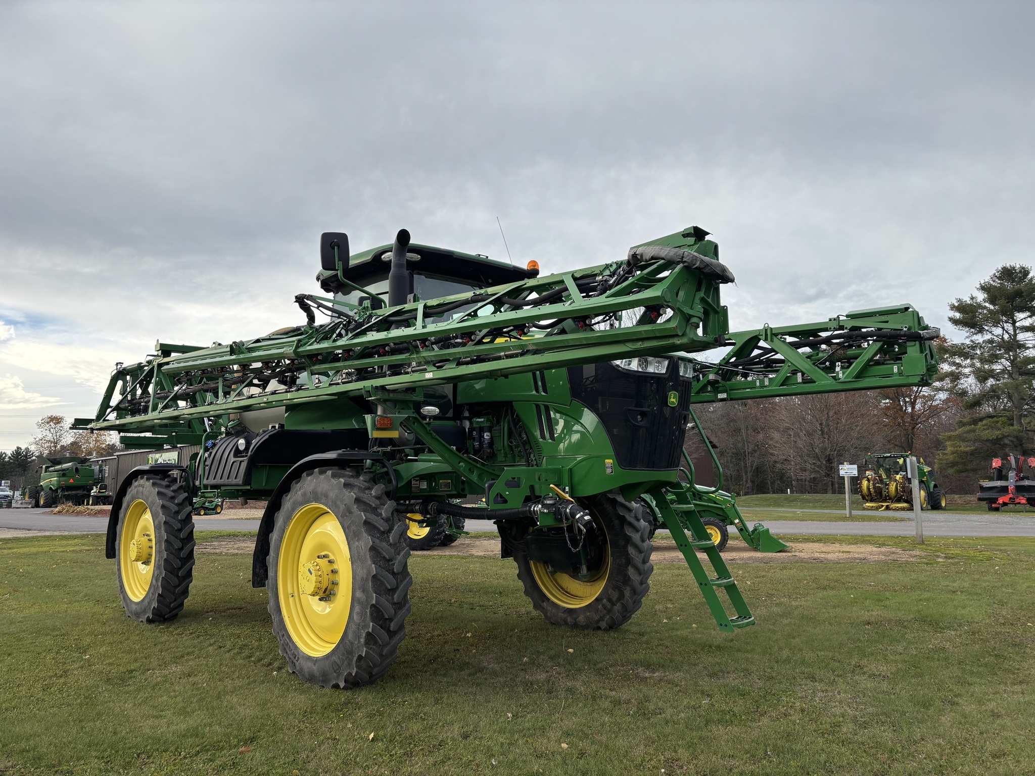 2020 John Deere R4038 Self-Propelled Sprayer