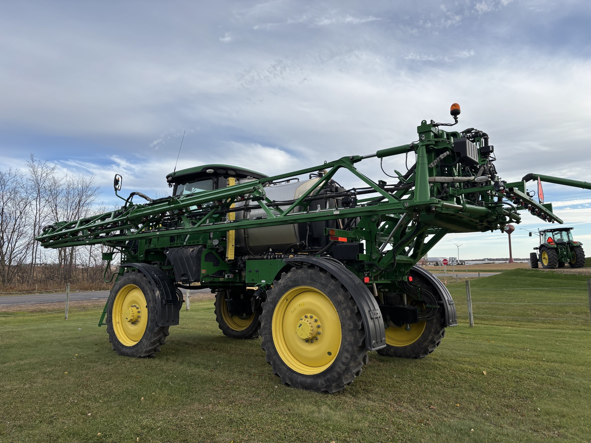 2020 John Deere R4038 Self-Propelled Sprayer