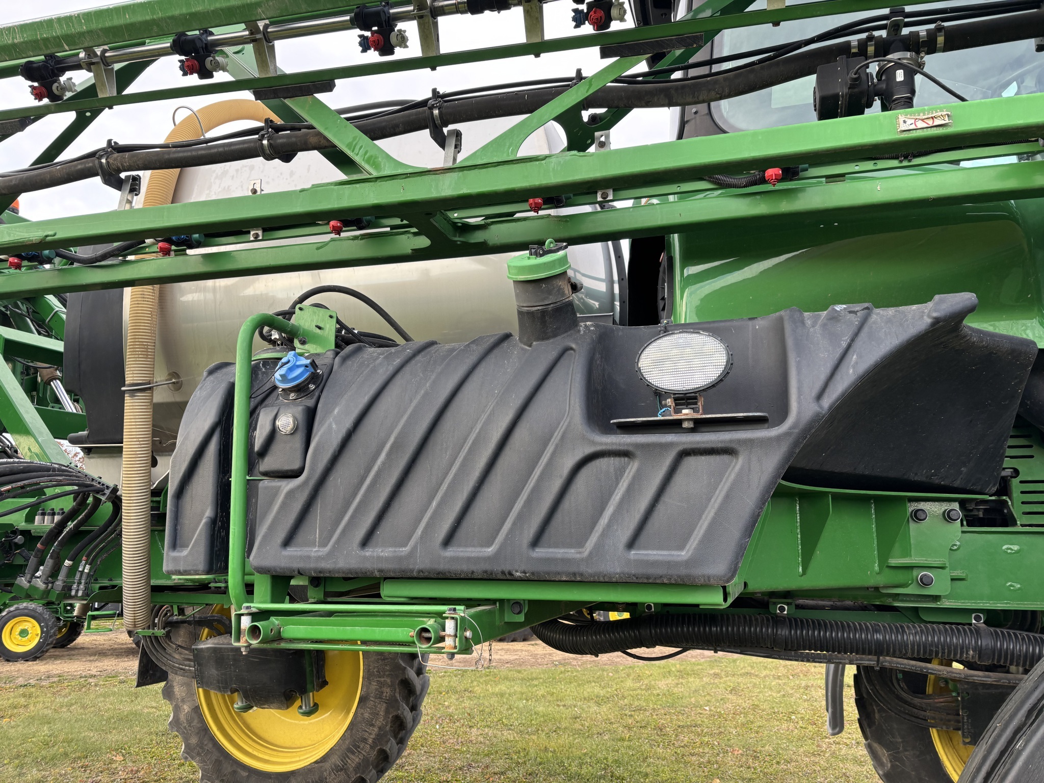 2020 John Deere R4038 Self-Propelled Sprayer