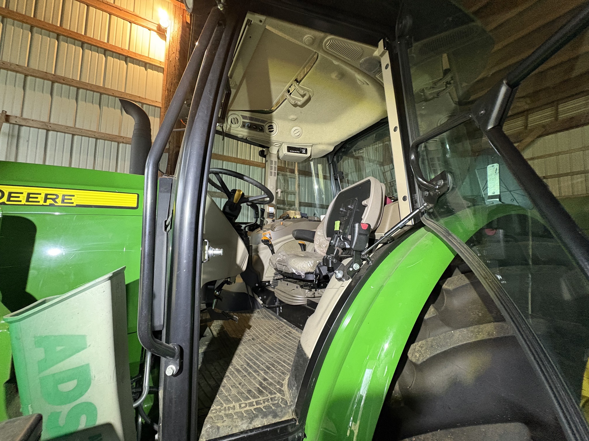 2020 John Deere 6135E Tractor