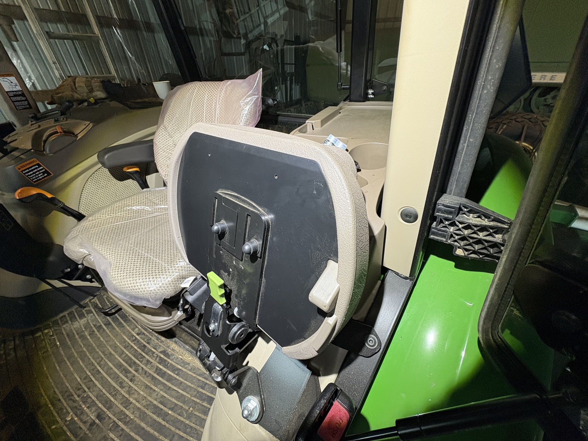 2020 John Deere 6135E Tractor