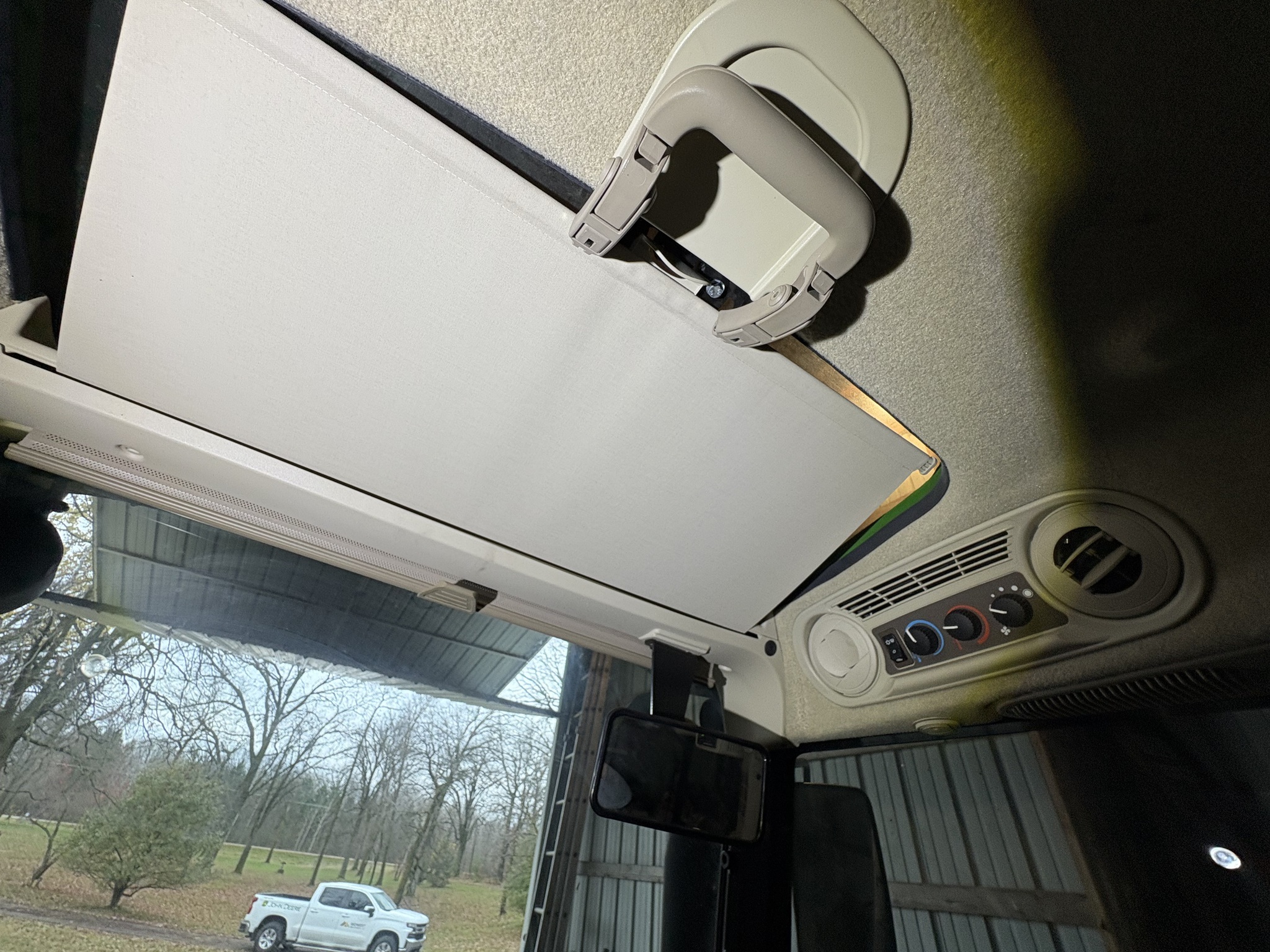 2020 John Deere 6135E Tractor