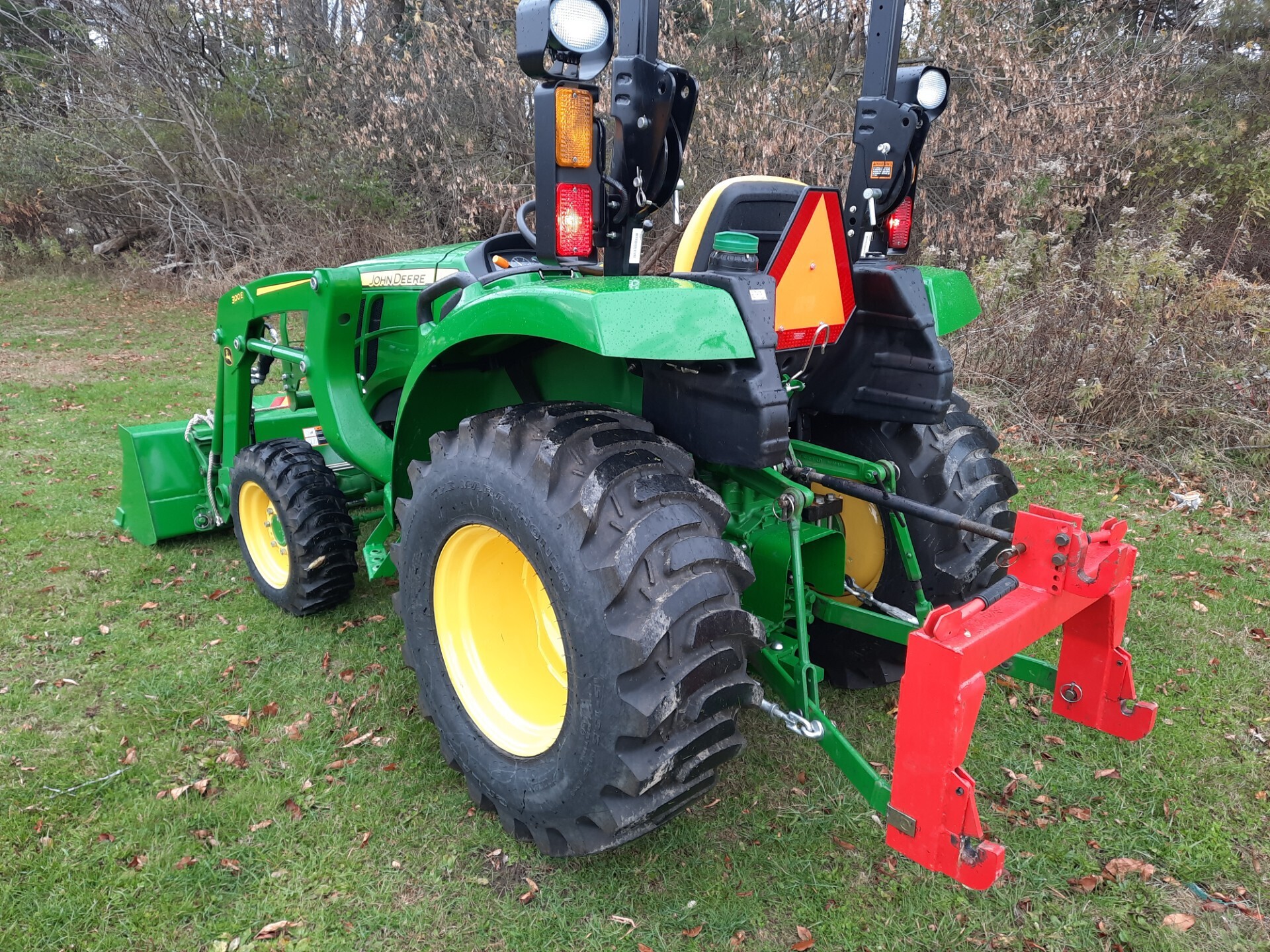 2022 John Deere 3025D Tractor