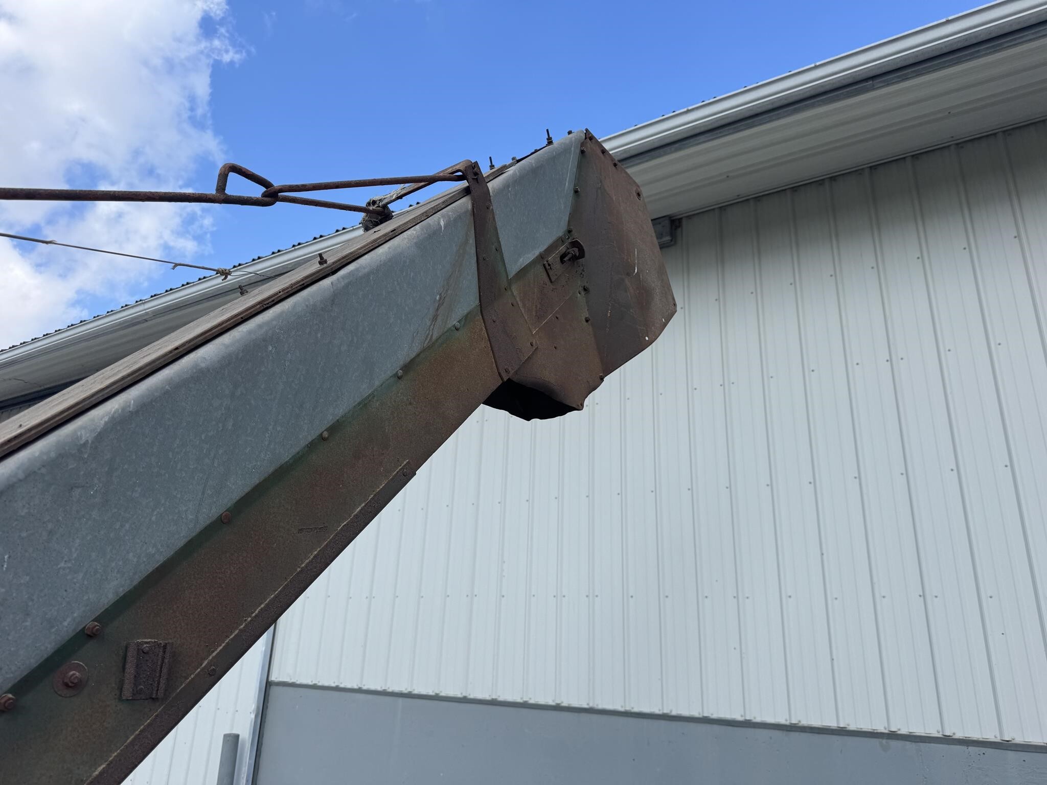  New Idea 323 Corn Picker