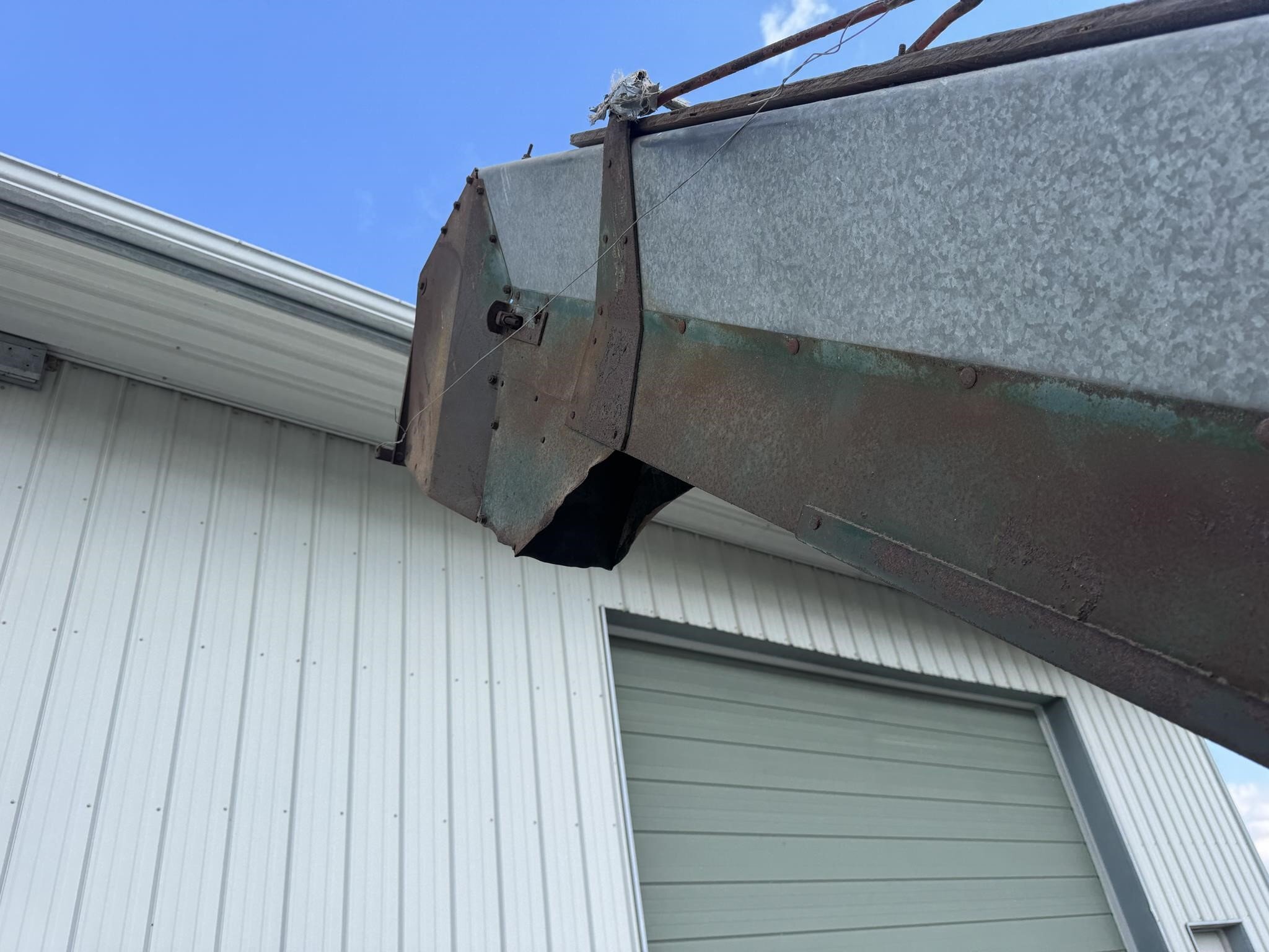  New Idea 323 Corn Picker