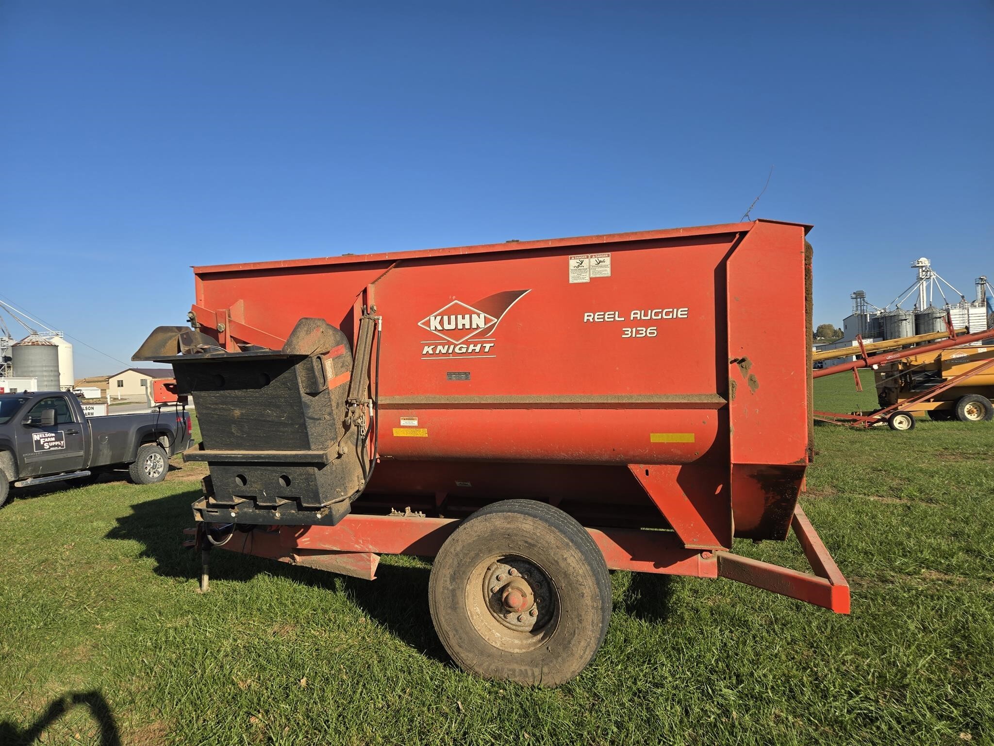  Kuhn Knight 3136 Grinders and Mixer