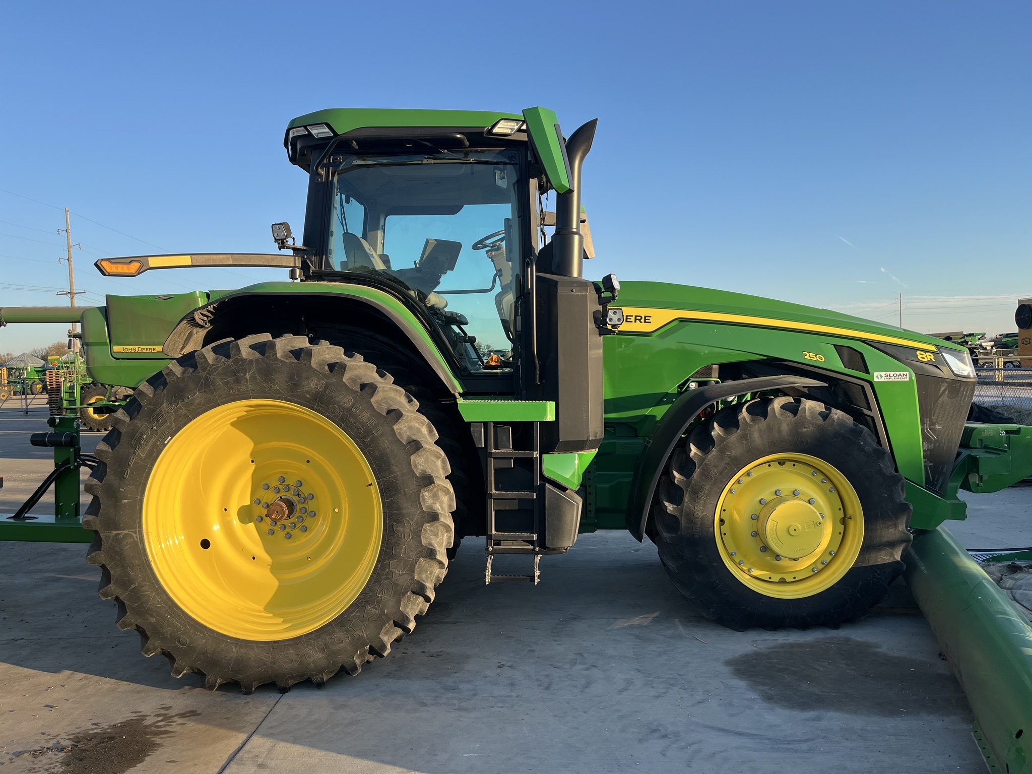 2023 John Deere 8R 250 Tractor