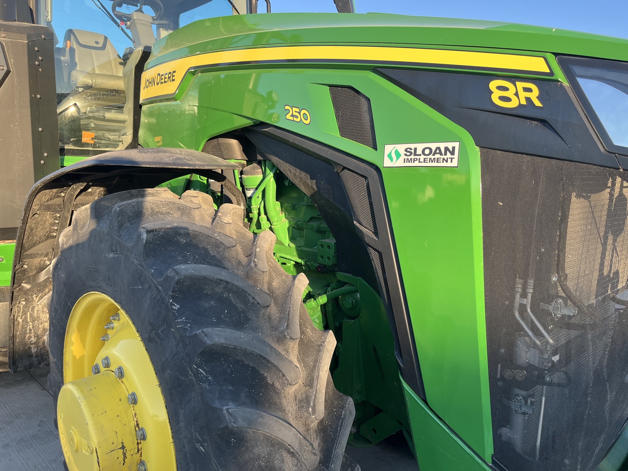 2023 John Deere 8R 250 Tractor