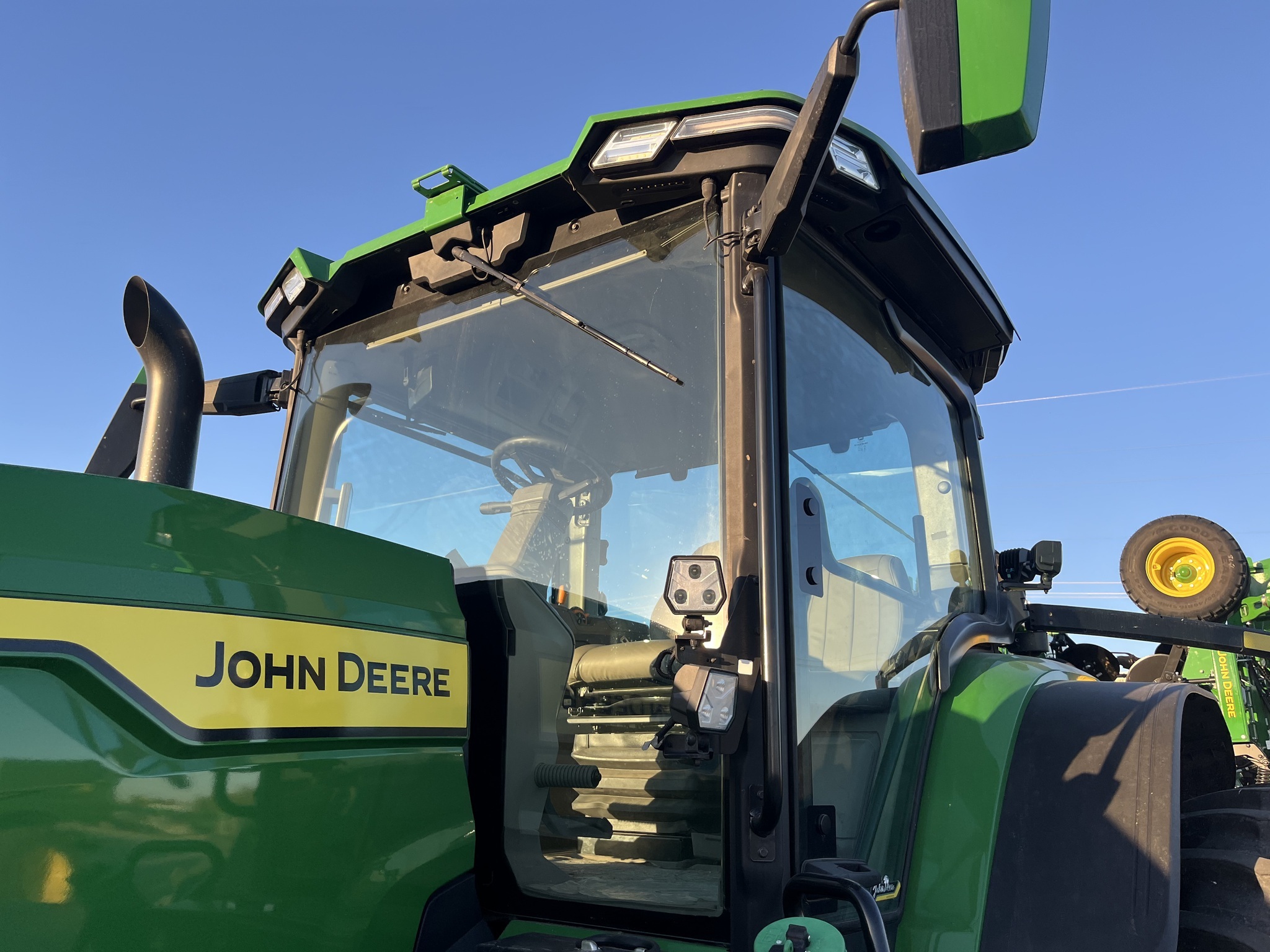 2023 John Deere 8R 250 Tractor
