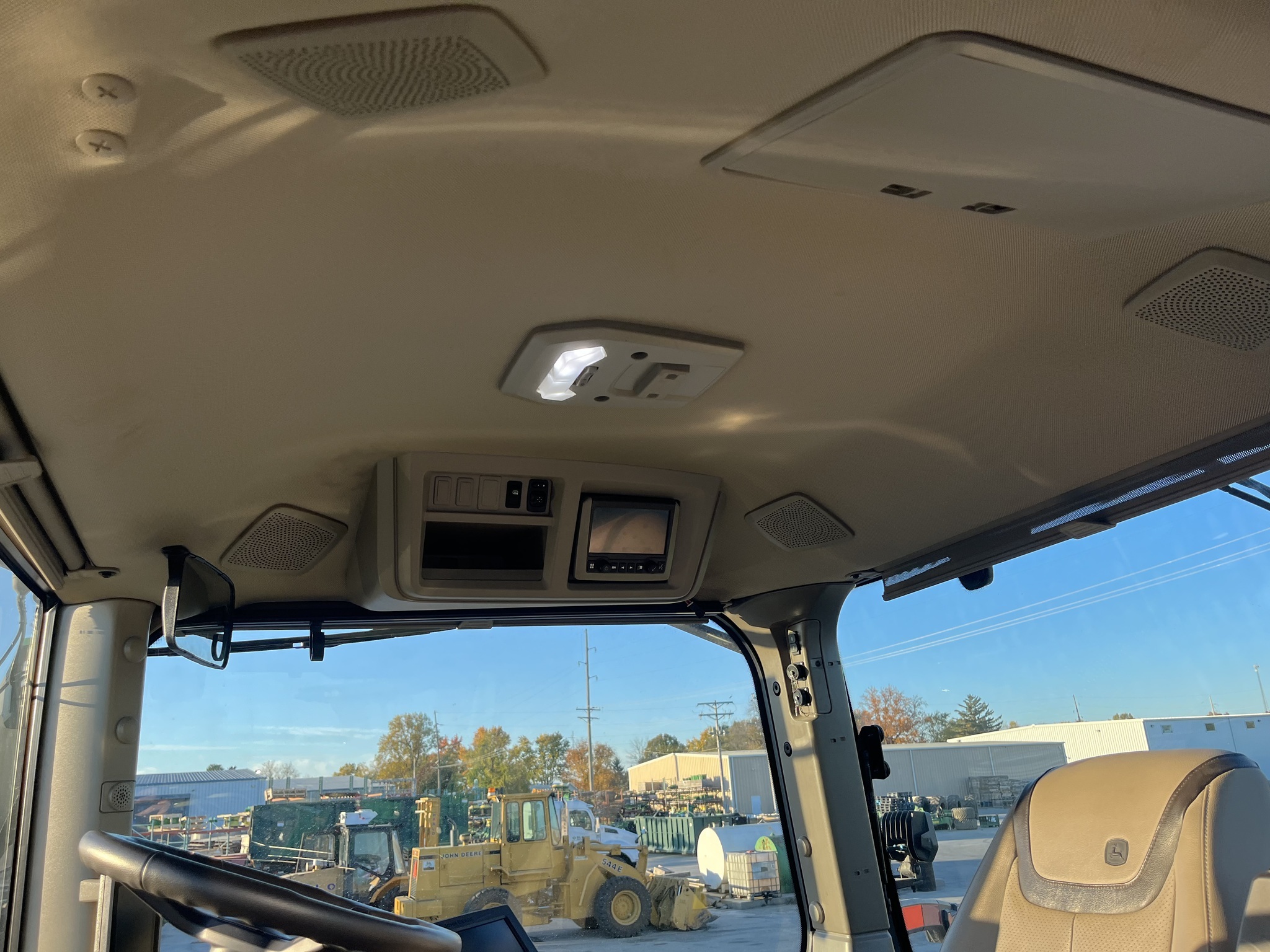 2023 John Deere 8R 250 Tractor