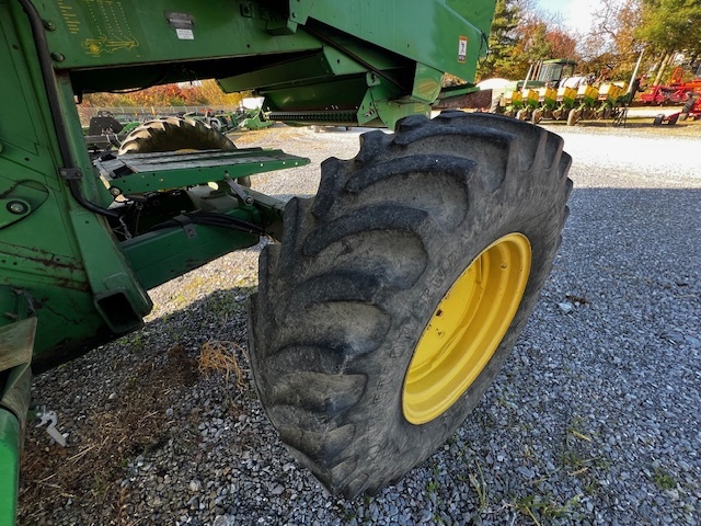 1998 John Deere 9510 Combine