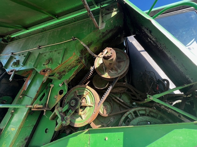 1998 John Deere 9510 Combine