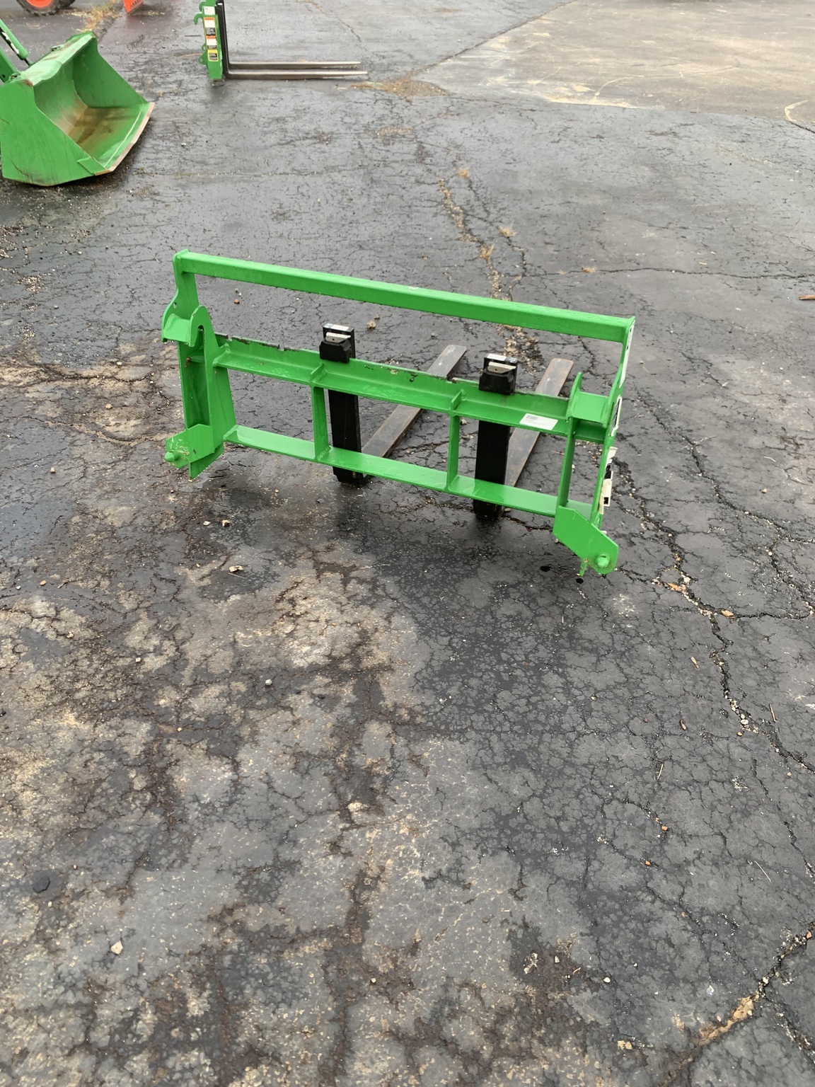  Frontier AP10F Loader and Skid Steer Attachment