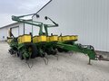 2001 John Deere 1760 Planter