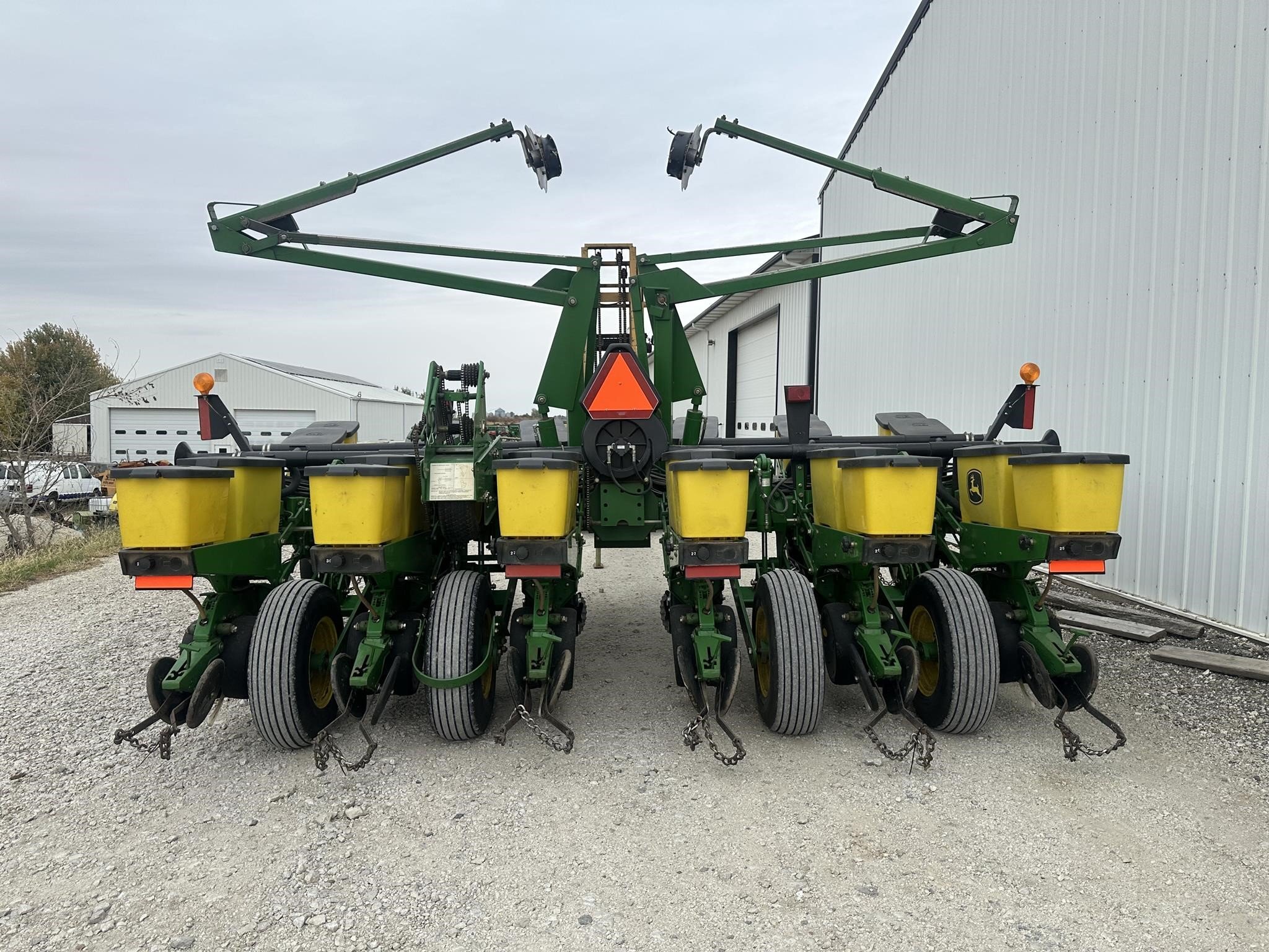 2001 John Deere 1760 Planter