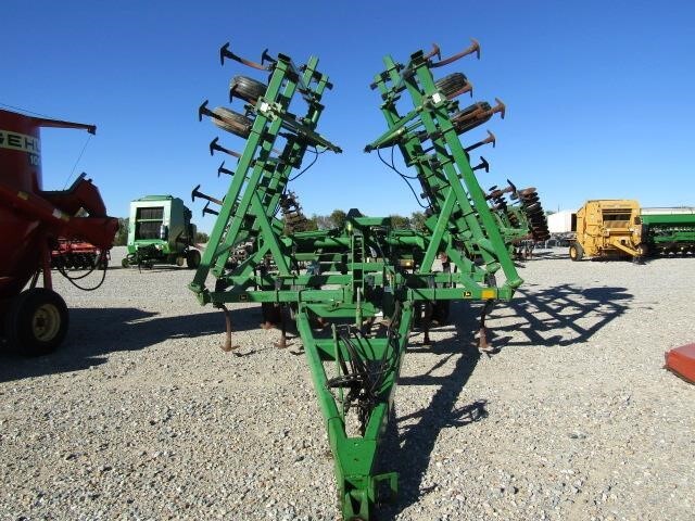  John Deere 980 Field Cultivator