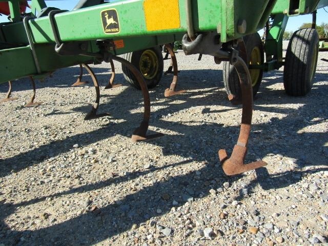  John Deere 980 Field Cultivator