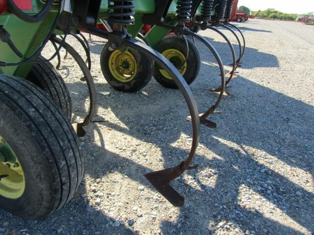  John Deere 980 Field Cultivator