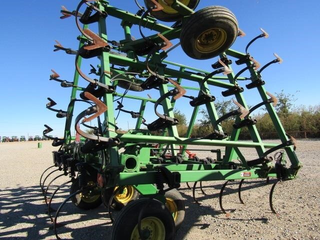  John Deere 980 Field Cultivator